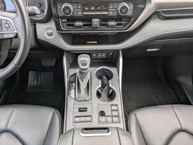 Photo of 2024 Green Toyota Highlander