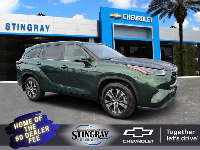 Photo of 2024 Green Toyota Highlander