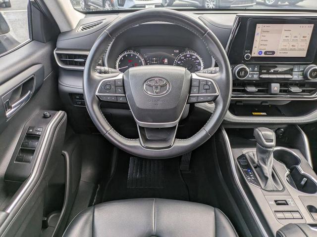 Photo of 2024 Green Toyota Highlander