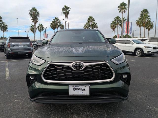 Photo of 2024 Green Toyota Highlander