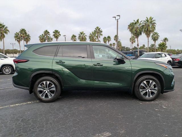 Photo of 2024 Green Toyota Highlander