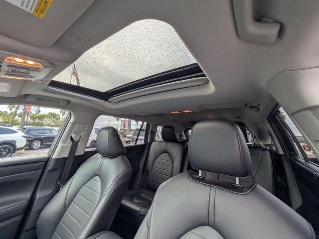 Photo of 2024 Green Toyota Highlander