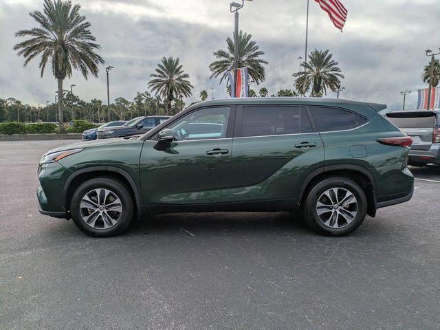 Photo of 2024 Green Toyota Highlander