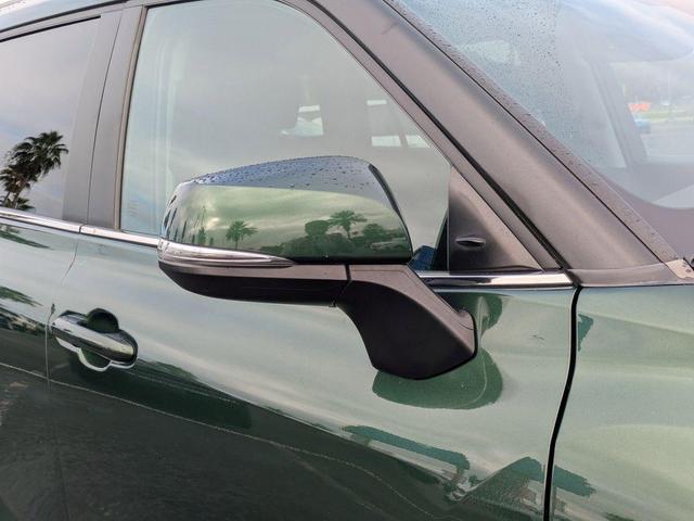 Photo of 2024 Green Toyota Highlander