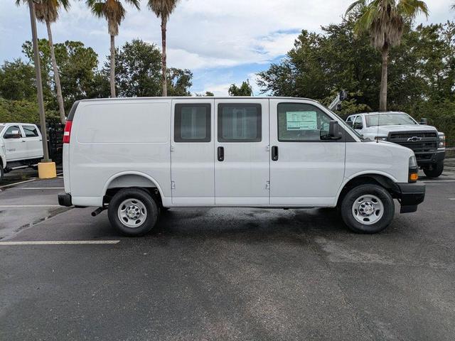 Photo of 2025 Summit White Chevrolet Express 2500