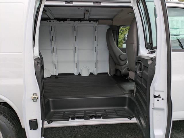 Photo of 2025 Summit White Chevrolet Express 2500