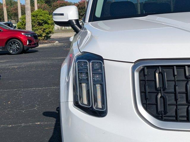 Photo of 2024 Glacial White Pearl Kia Telluride