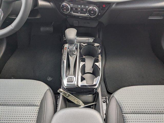 Photo of 2025 Summit White Chevrolet Trax