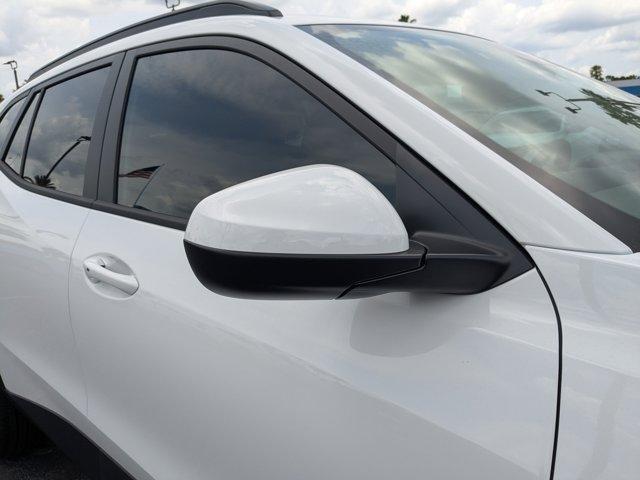 Photo of 2025 Summit White Chevrolet Trax