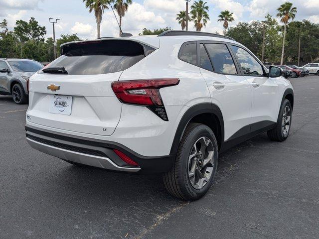 Photo of 2025 Summit White Chevrolet Trax