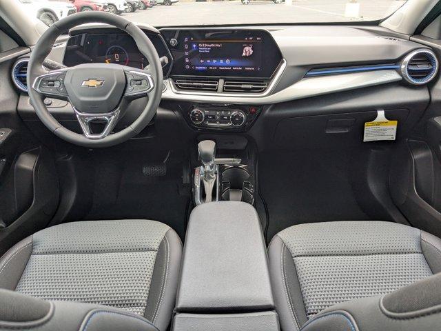 Photo of 2025 Summit White Chevrolet Trax