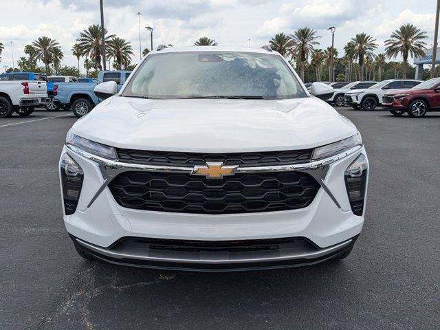 Photo of 2025 Summit White Chevrolet Trax