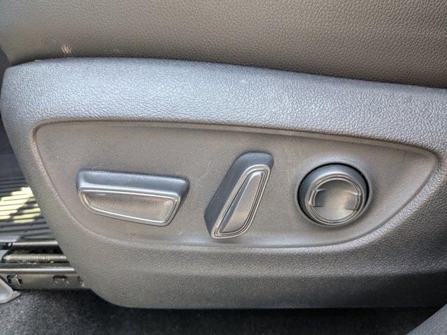 Photo of 2024 White Toyota Grand Highlander