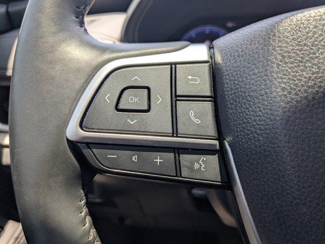 Photo of 2024 White Toyota Grand Highlander