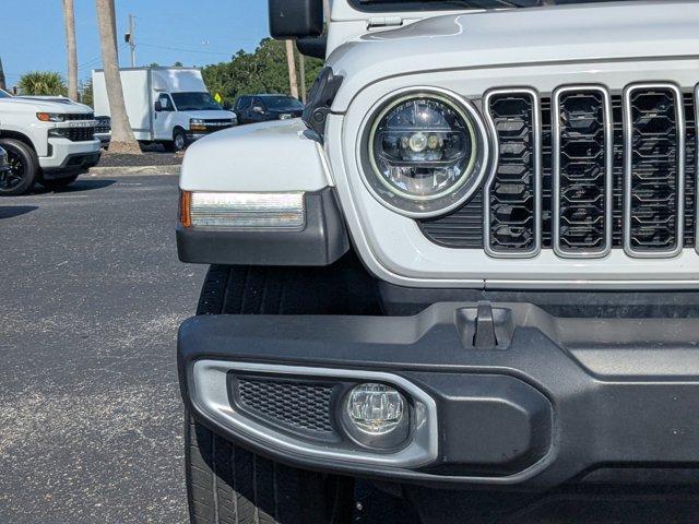 Photo of 2024 Bright White Clearcoat Jeep Wrangler