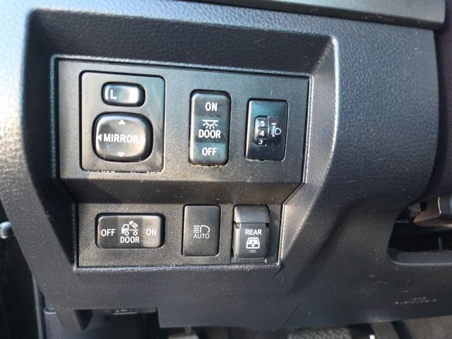 Photo of 2019 Midnight Black Metallic Toyota Tundra