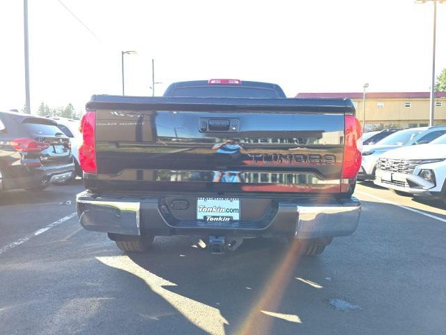 Photo of 2019 Midnight Black Metallic Toyota Tundra