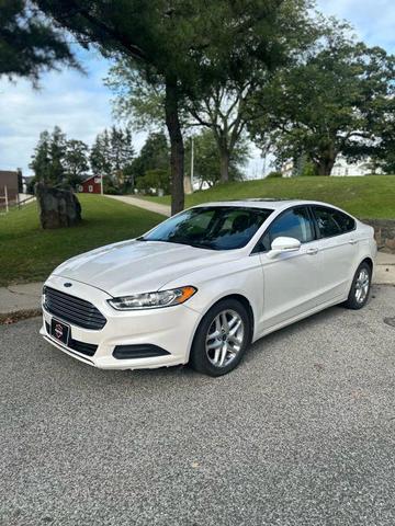 Photo of 2013 White Platinum Tri-Coat Metallic Ford Fusion