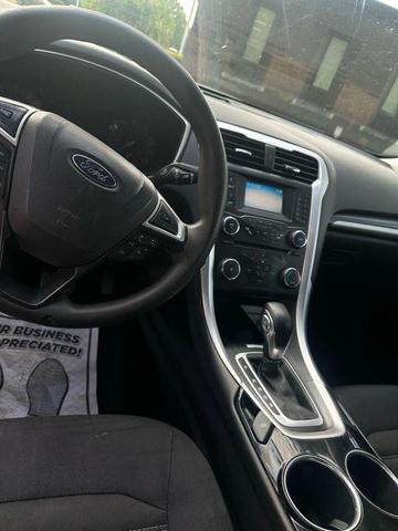 Photo of 2013 White Platinum Tri-Coat Metallic Ford Fusion