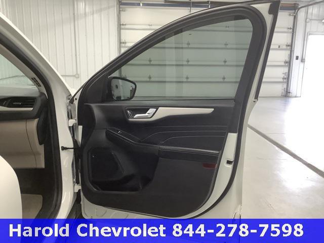 Photo of 2021 STAR WHITE METALLIC TRI-COAT Ford Escape