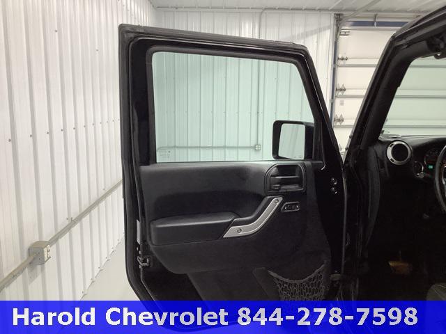 Photo of 2016 Black Clearcoat Jeep Wrangler Unlimited