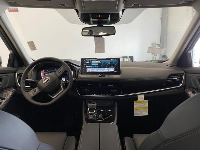 Photo of 2025 Boulder Gray Pearl Nissan Rogue