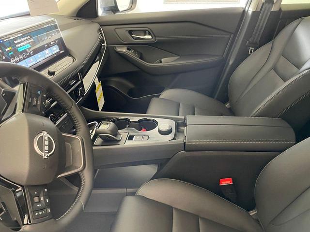 Photo of 2025 Boulder Gray Pearl Nissan Rogue