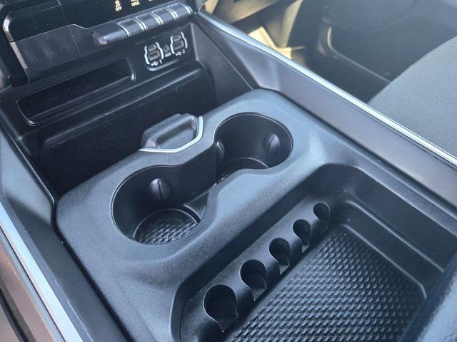 Photo of 2021 Diamond Black Crystal Pearlcoat RAM 1500