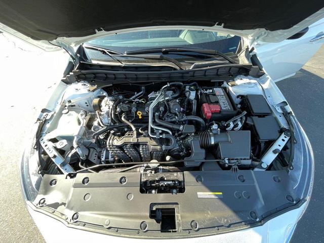 Photo of 2025 Glacier White Nissan Altima