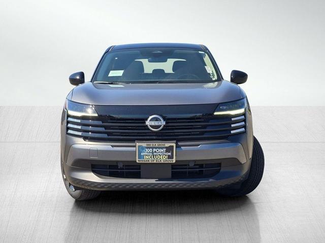 Photo of 2025 Gun Metallic/Super Black Nissan Kicks
