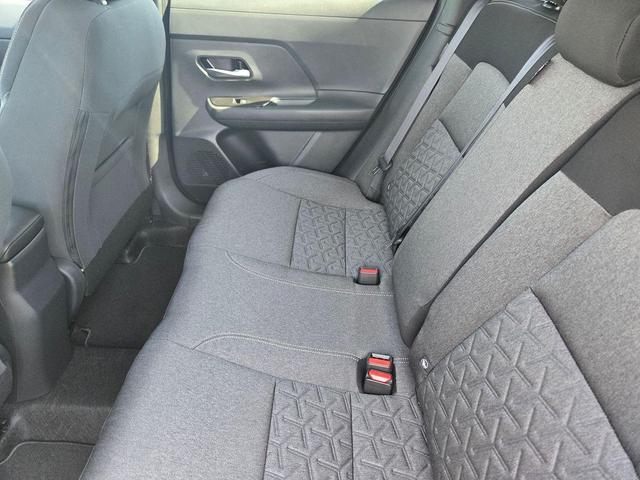 Photo of 2025 Gun Metallic/Super Black Nissan Kicks