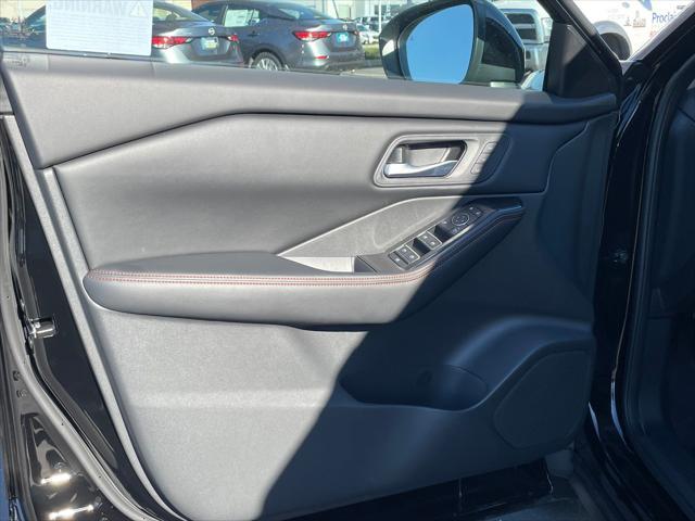 Photo of 2025 Super Black Nissan Rogue