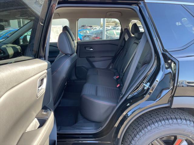 Photo of 2025 Super Black Nissan Rogue
