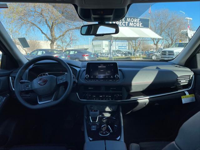 Photo of 2025 Super Black Nissan Rogue