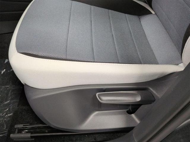 Photo of 2025 Platinum Gray Metallic Volkswagen Taos