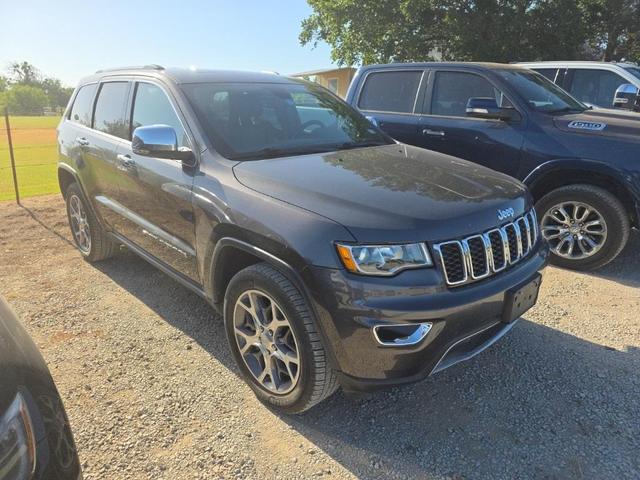 Photo of 2021 Granite Crystal Clearcoat Metallic Jeep Grand Cherokee