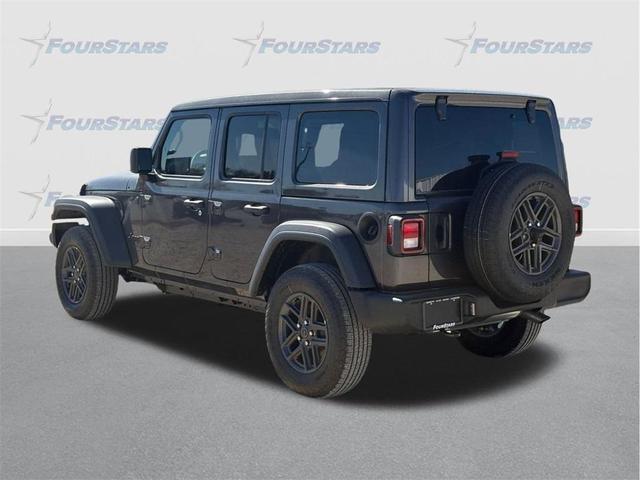 Photo of 2025 Granite Crystal Clearcoat Metallic Jeep Wrangler