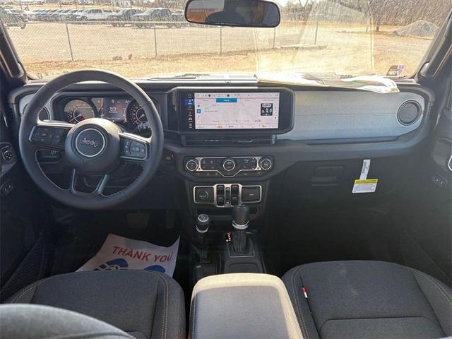 Photo of 2025 Granite Crystal Clearcoat Metallic Jeep Wrangler