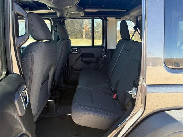 Photo of 2025 Granite Crystal Clearcoat Metallic Jeep Wrangler