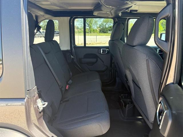 Photo of 2025 Granite Crystal Clearcoat Metallic Jeep Wrangler