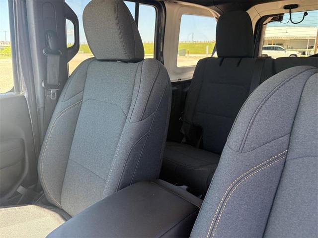 Photo of 2025 Granite Crystal Clearcoat Metallic Jeep Wrangler