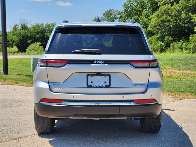 Photo of 2022 Silver Zynith Jeep Grand Cherokee