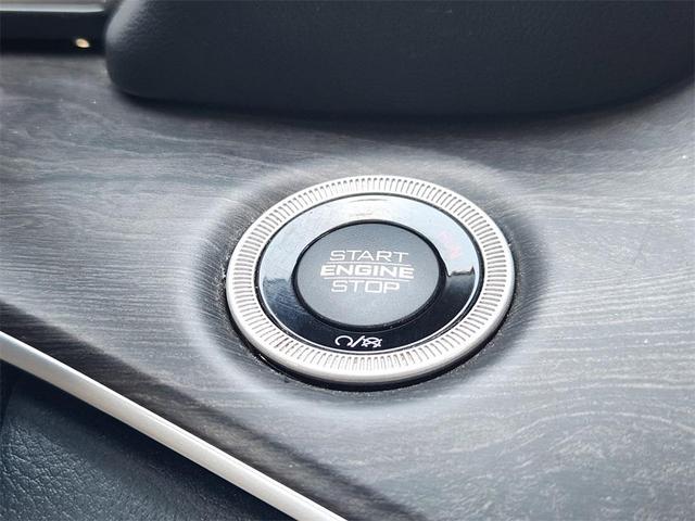 Photo of 2022 Silver Zynith Jeep Grand Cherokee