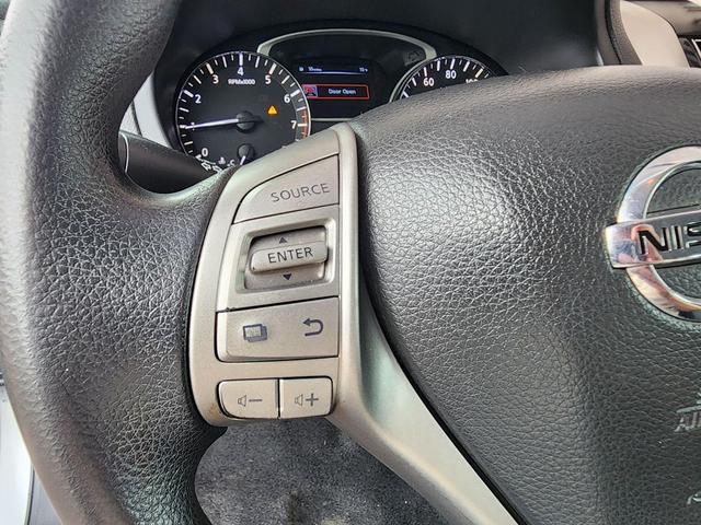 Photo of 2014 Brilliant Silver Metallic Nissan Altima