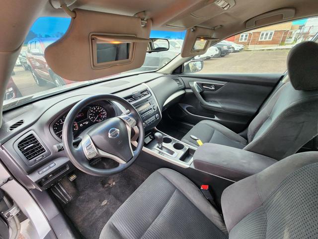 Photo of 2014 Brilliant Silver Metallic Nissan Altima