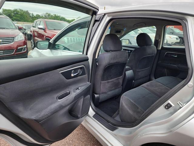 Photo of 2014 Brilliant Silver Metallic Nissan Altima