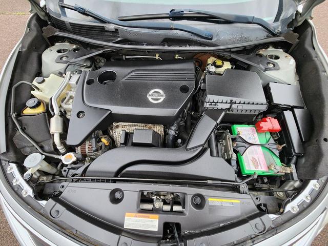 Photo of 2014 Brilliant Silver Metallic Nissan Altima