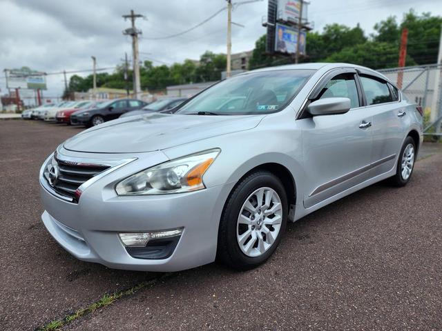 Photo of 2014 Brilliant Silver Metallic Nissan Altima