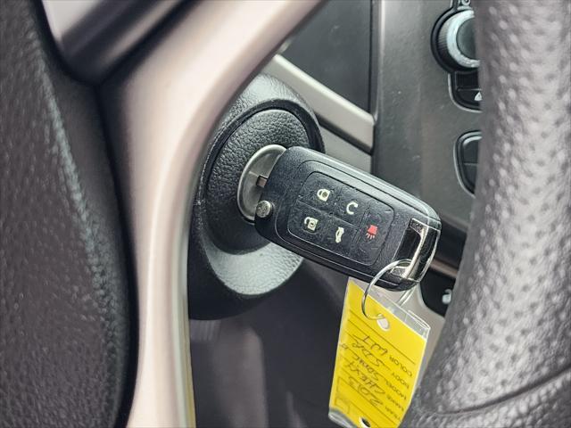 Photo of 2014 Summit White Chevrolet Sonic