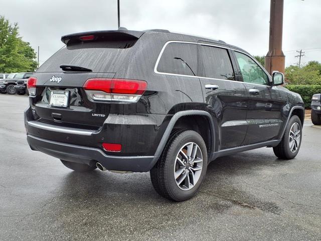 Photo of 2022 Diamond Black Crystal Pearlcoat Jeep Grand Cherokee
